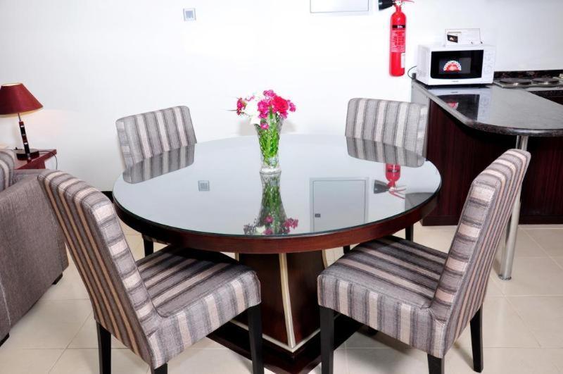 Ewan Ajman Suites Hotel Zimmer foto