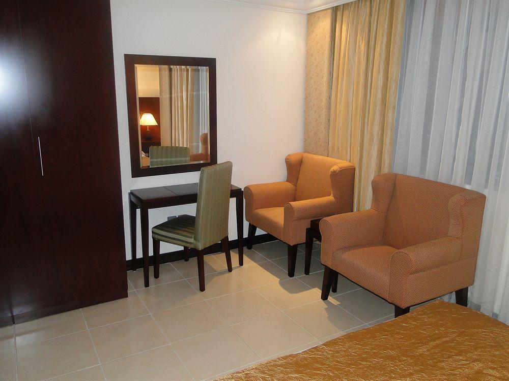 Ewan Ajman Suites Hotel Zimmer foto