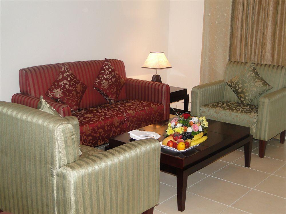 Ewan Ajman Suites Hotel Exterior foto