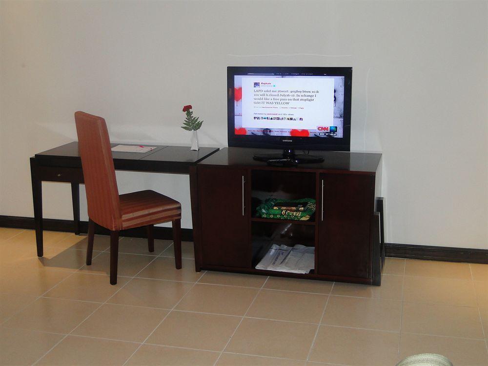 Ewan Ajman Suites Hotel Exterior foto