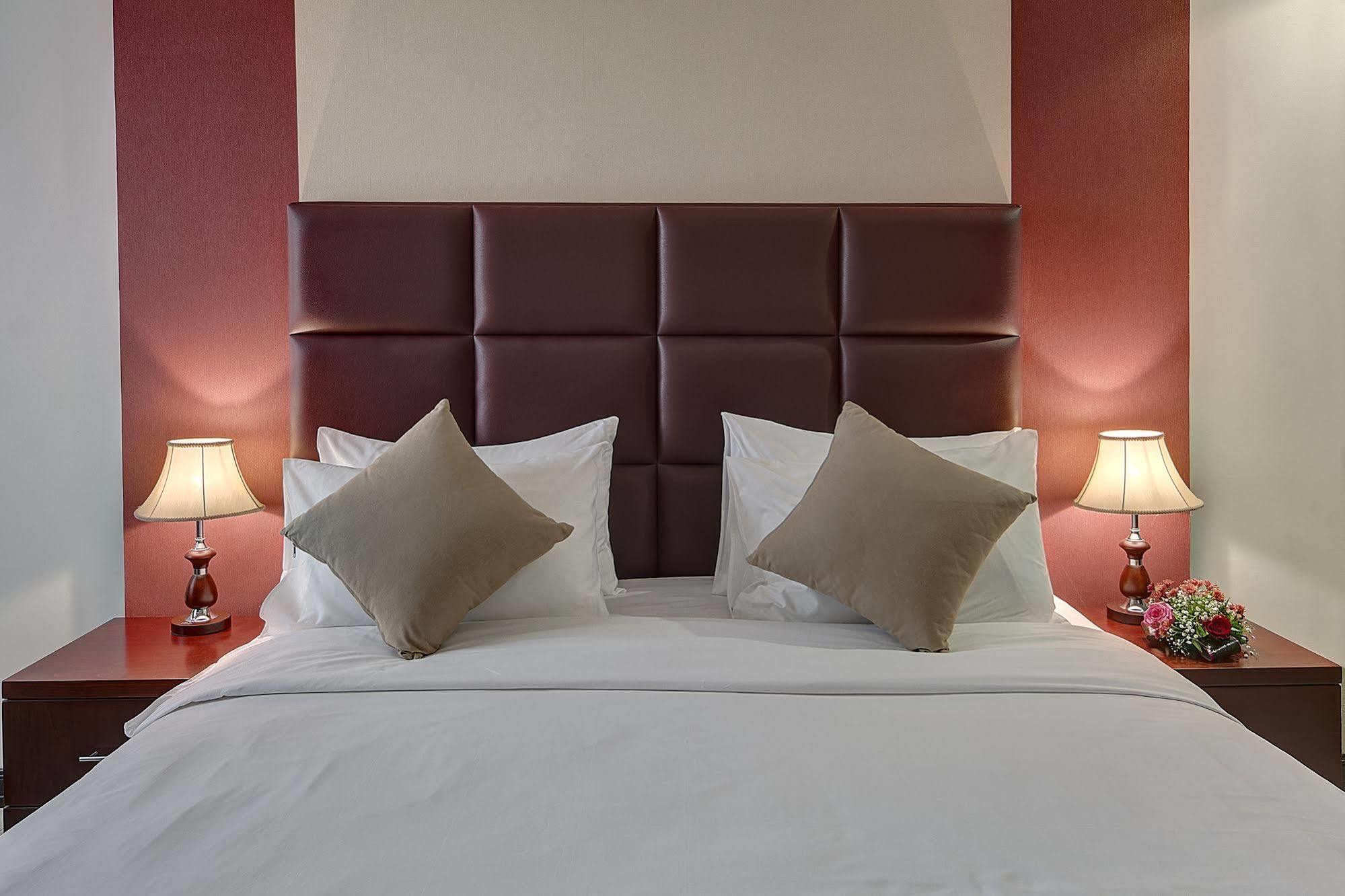 Ewan Ajman Suites Hotel Exterior foto